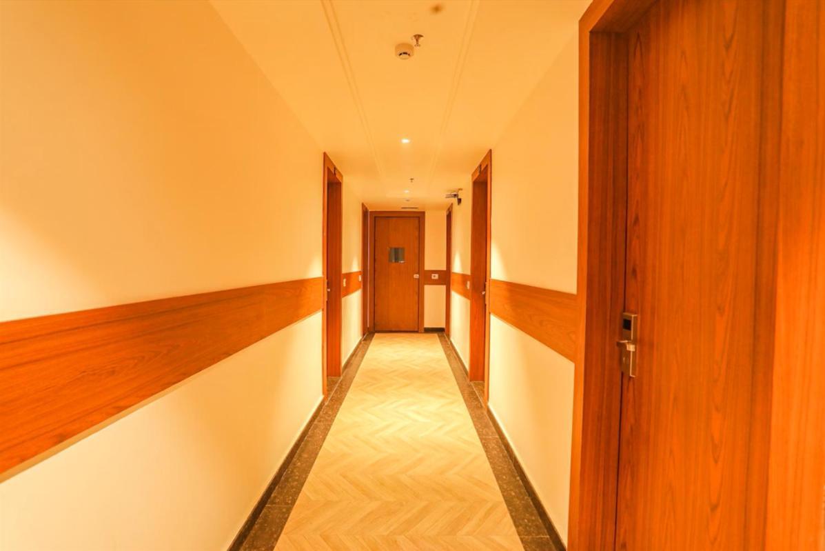 Hotel Swarn Bhoomi Kánpur Kültér fotó