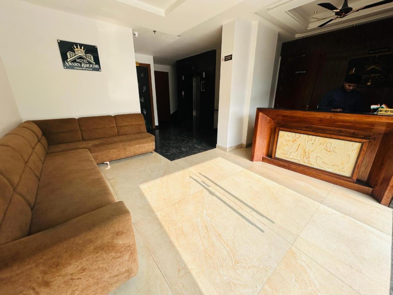 Hotel Swarn Bhoomi Kánpur Kültér fotó