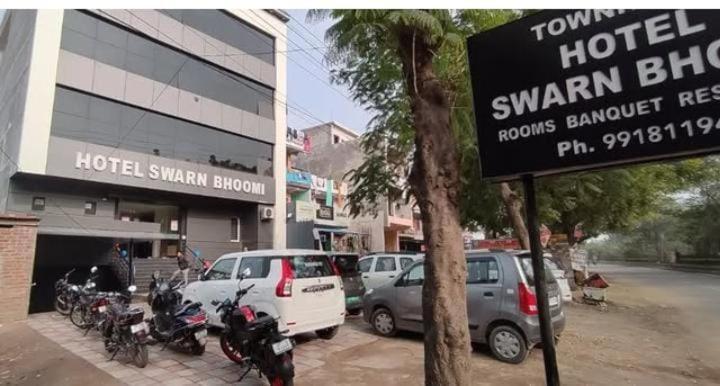 Hotel Swarn Bhoomi Kánpur Kültér fotó